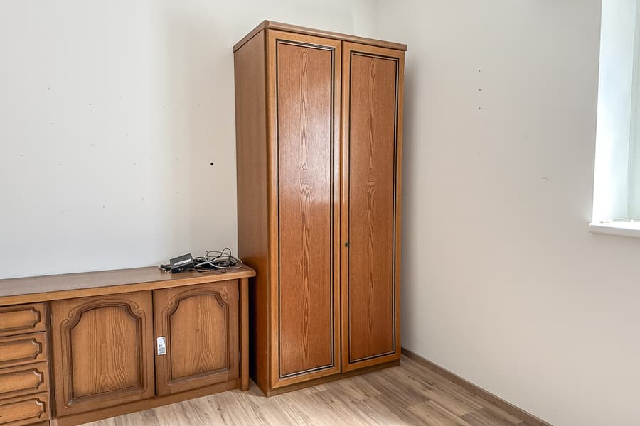 Kleiderschrank